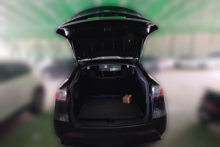 Used Tesla Model Y 2021 Standard Range Rear-Wheel Drive Version Trunk