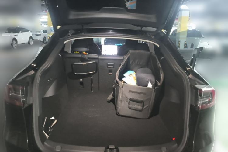 Used Tesla Model Y 2021 Standard Range Rear-Wheel Drive Version Trunk
