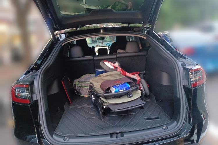 Used Tesla Model Y 2021 Long-Range All-Wheel-Drive Version 3D7 Trunk