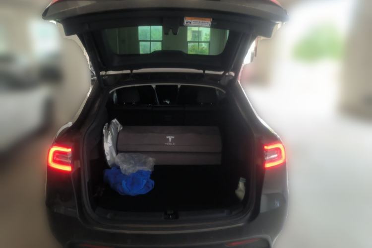 Used Tesla Model Y 2021 Long-Range All-Wheel-Drive Version Trunk