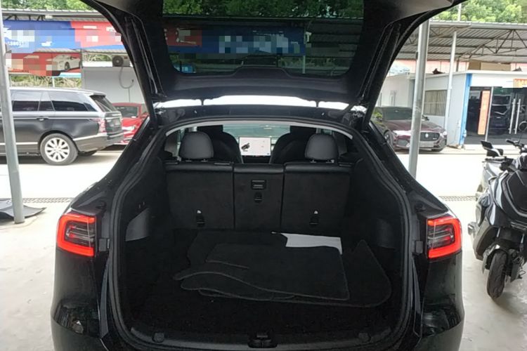 Used Tesla Model Y 2021 Standard Range Rear-Wheel Drive Version Trunk