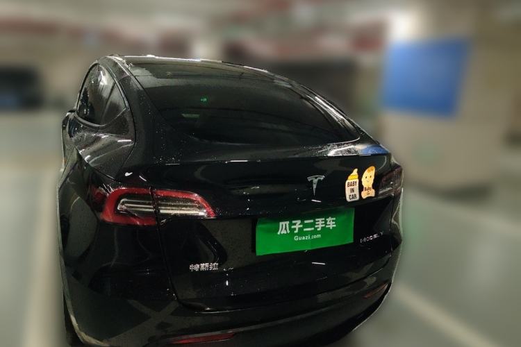 Used Tesla Model Y 2021 Long-Range All-Wheel-Drive Version Trunk
