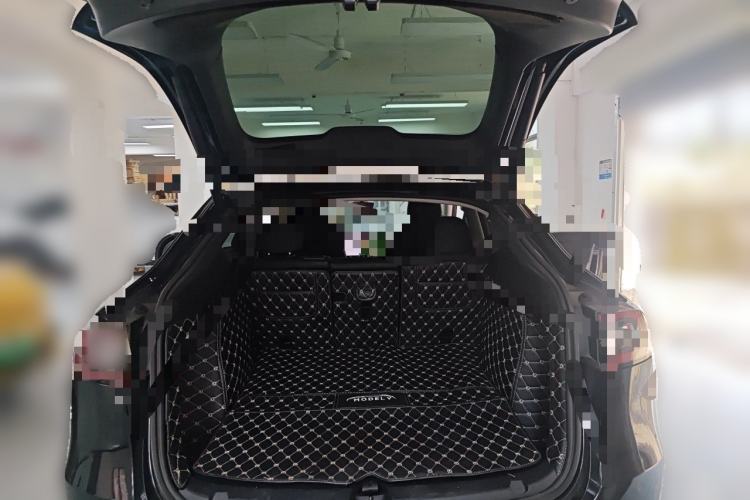 Used Tesla Model Y 2021 Long-Range All-Wheel-Drive Version Trunk