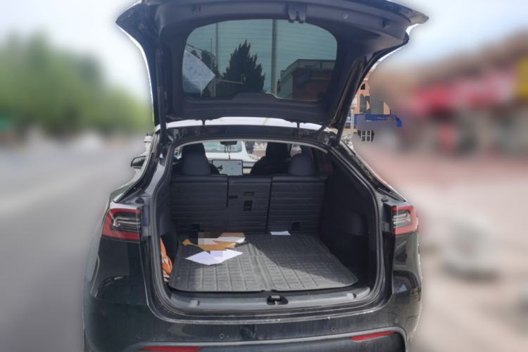 Used Tesla Model Y 2021 Standard Range Rear-Wheel Drive Version Trunk