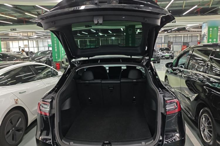 Used Tesla Model Y 2021 Long-Range All-Wheel-Drive Version 3D7 Trunk