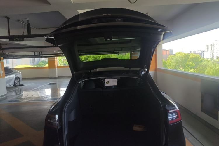 Used Tesla Model Y 2021 Standard Range Rear-Wheel Drive Version Trunk