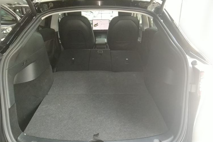 Used Tesla Model Y 2021 Long-Range All-Wheel-Drive Version 3D7 Trunk