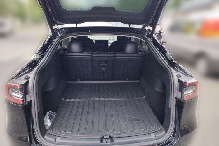 Used Tesla Model Y 2021 Standard Range Rear-Wheel Drive Version Trunk
