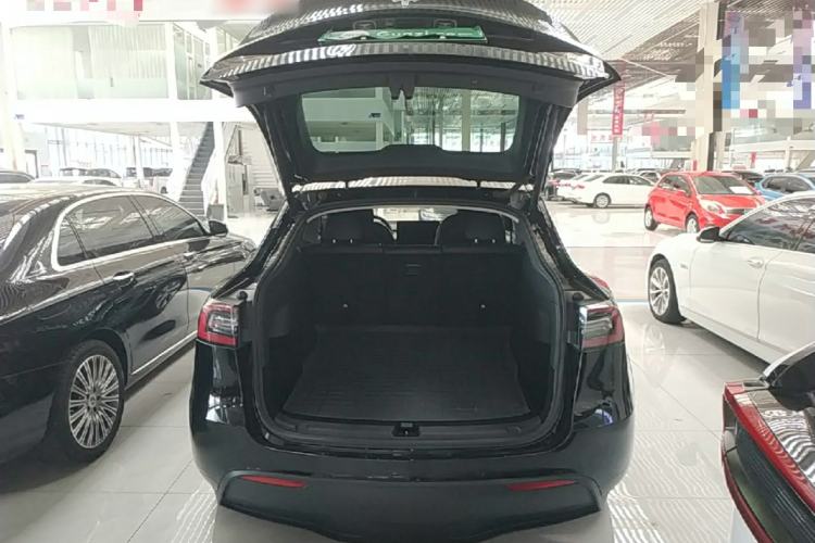 Used Tesla Model Y 2021 Standard Range Rear-Wheel Drive Version Trunk