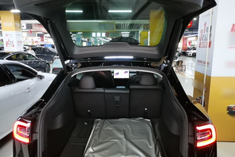 Used Tesla Model Y 2021 Long-Range All-Wheel-Drive Version 3D7 Trunk
