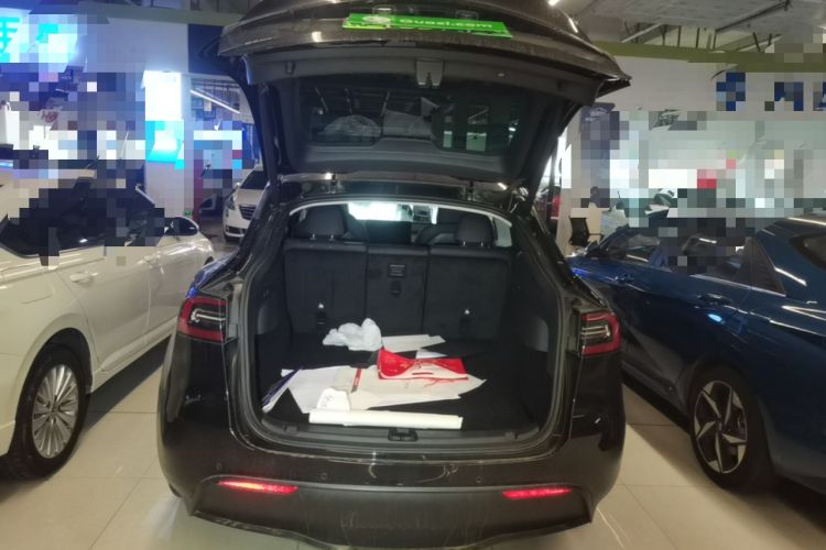 Used Tesla Model Y 2021 Standard Range Rear-Wheel Drive Version Trunk