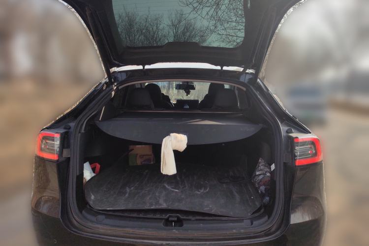 Used Tesla Model Y 2021 Long-Range All-Wheel-Drive Version 3D7 Trunk