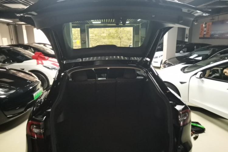 Used Tesla Model Y 2021 Long-Range All-Wheel-Drive Version 3D7 Trunk