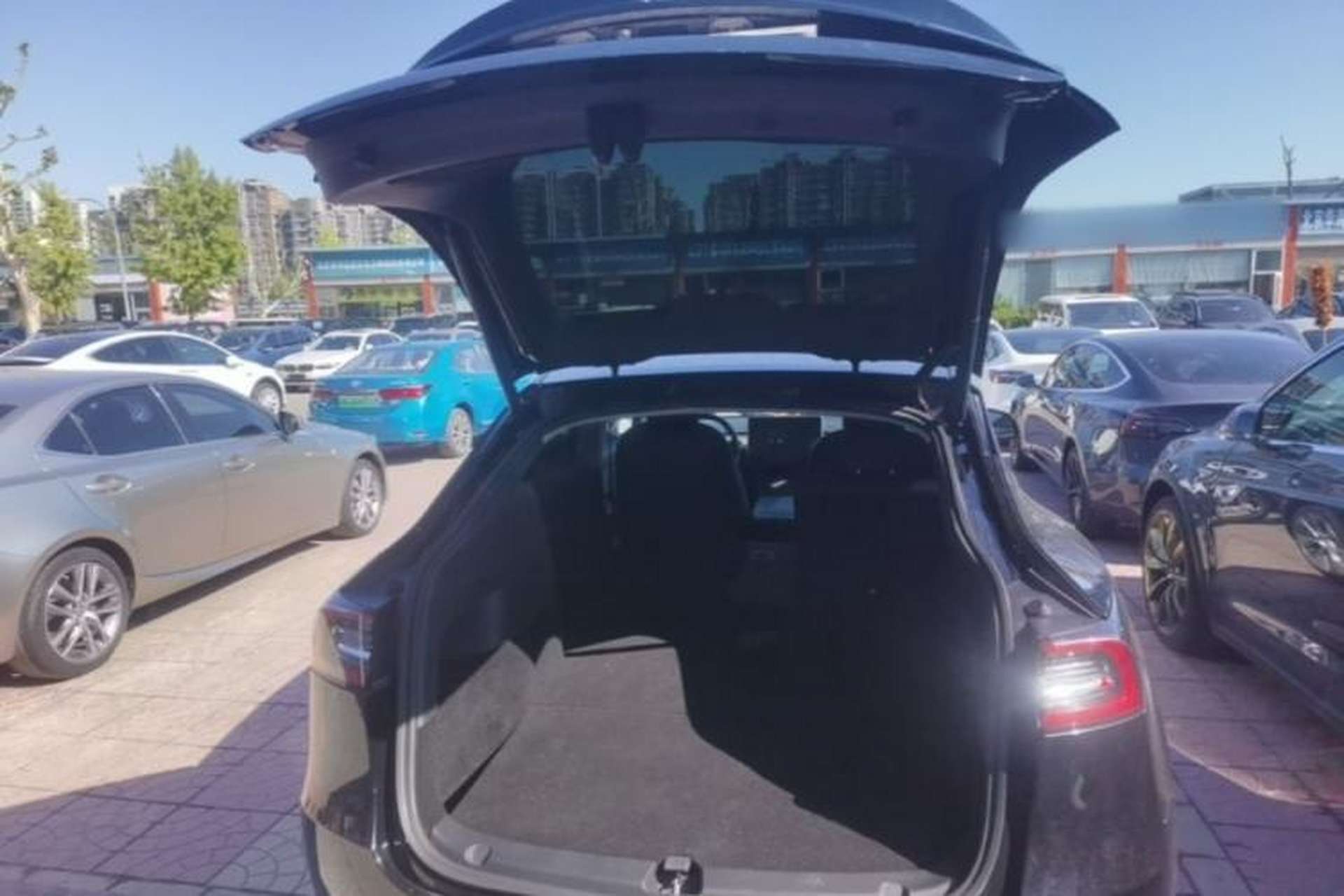 Used Tesla Model Y 2021 Long-Range All-Wheel-Drive Version Trunk