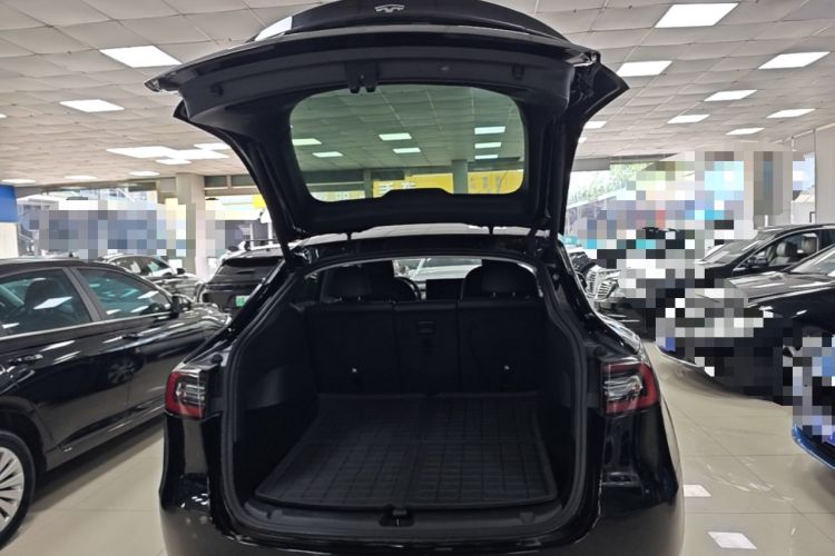 Used Tesla Model Y 2021 Long-Range All-Wheel-Drive Version 3D7 Trunk