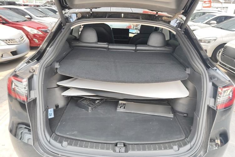 Used Tesla Model Y 2021 Standard Range Rear-Wheel Drive Version Trunk