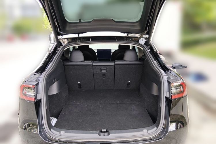 Used Tesla Model Y 2021 Standard Range Rear-Wheel Drive Version Trunk