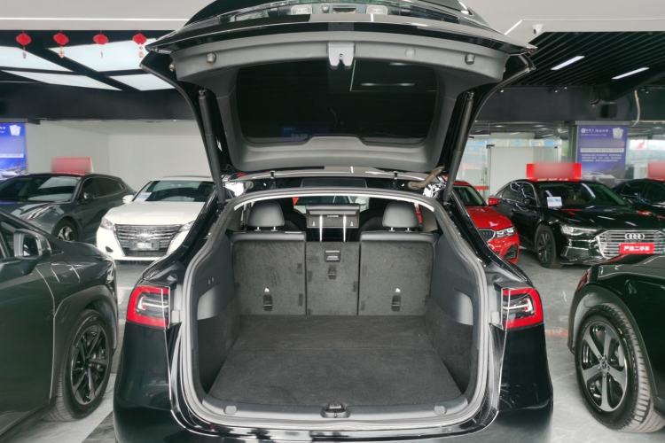 Used Tesla Model Y 2021 Standard Range Rear-Wheel Drive Version Trunk