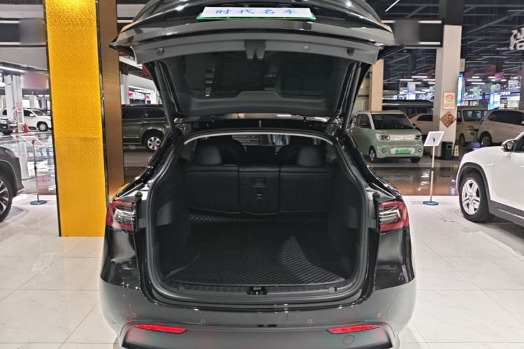 Used Tesla Model Y 2021 Performance High-Performance All-Wheel-Drive Version Trunk