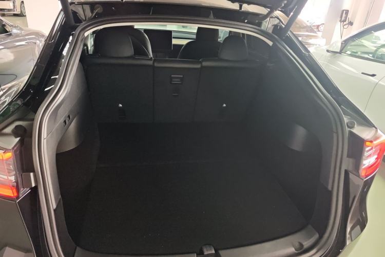 Used Tesla Model Y 2021 Standard Range Rear-Wheel Drive Version Trunk