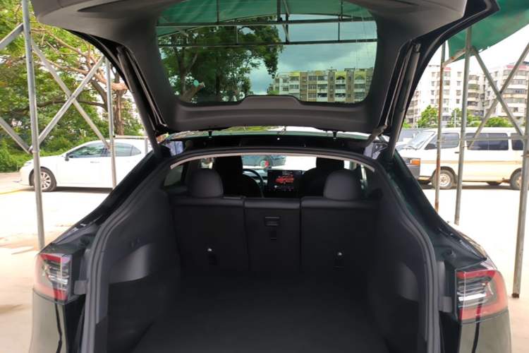 Used Tesla Model Y 2021 Revised Version 2 Long-Range All-Wheel-Drive Edition Trunk