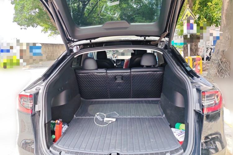 Used Tesla Model Y 2021 Standard Range Rear-Wheel Drive Version Trunk
