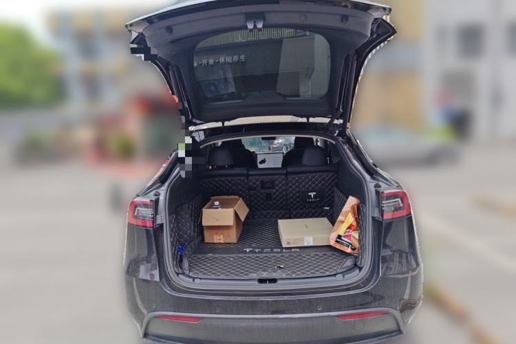 Used Tesla Model Y 2021 Standard Range Rear-Wheel Drive Version Trunk