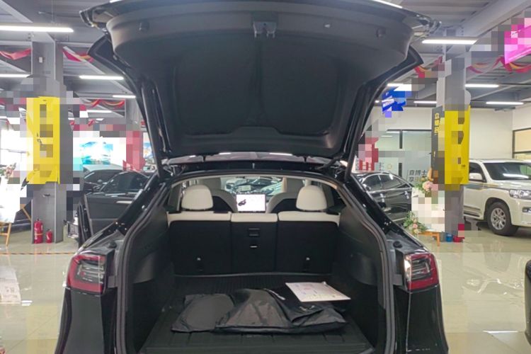 Used Tesla Model Y 2021 Standard Range Rear-Wheel Drive Version Trunk
