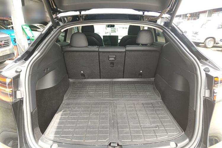 Used Tesla Model Y 2021 Standard Range Rear-Wheel Drive Version Trunk