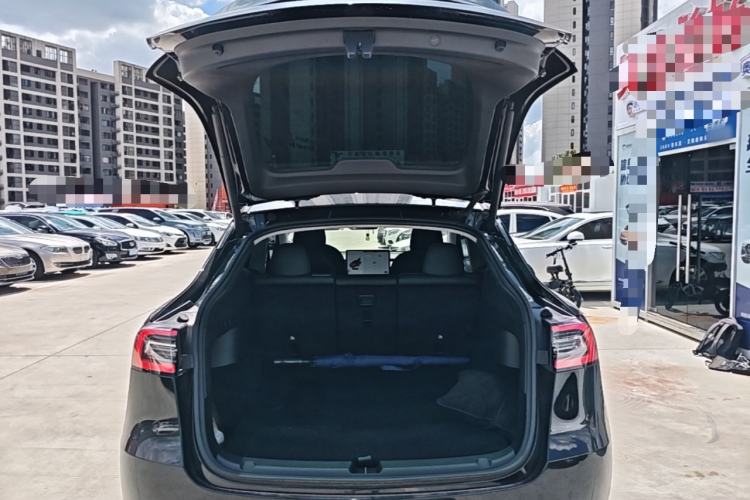Used Tesla Model Y 2021 Long-Range All-Wheel-Drive Version Trunk
