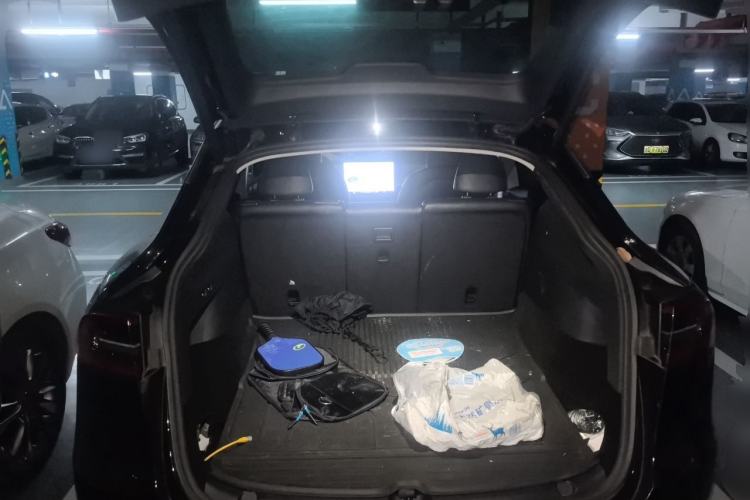 Used Tesla Model Y 2021 Standard Range Rear-Wheel Drive Version Trunk