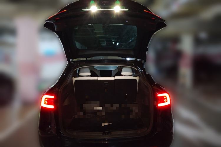 Used Tesla Model Y 2021 Standard Range Rear-Wheel Drive Version Trunk