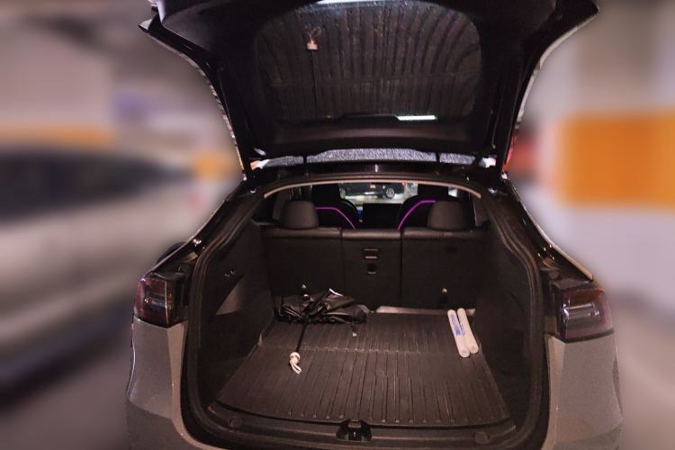 Used Tesla Model Y 2021 Standard Range Rear-Wheel Drive Version Trunk