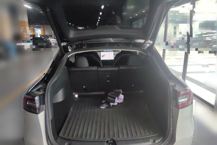 Used Tesla Model Y 2021 Standard Range Rear-Wheel Drive Version Trunk