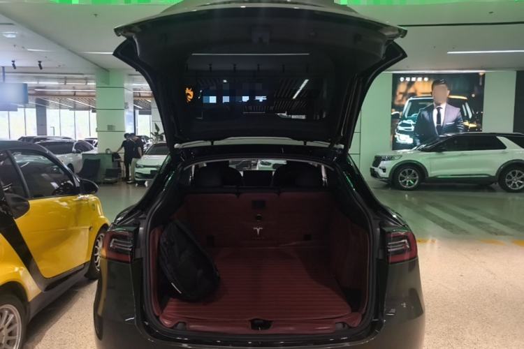 Used Tesla Model Y 2021 Long-Range All-Wheel-Drive Version 3D7 Trunk