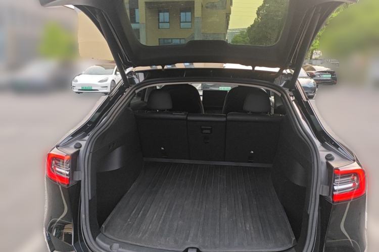 Used Tesla Model Y 2021 Long-Range All-Wheel-Drive Version Trunk