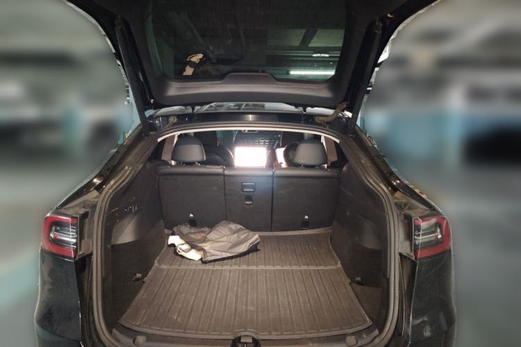 Used Tesla Model Y 2021 Standard Range Rear-Wheel Drive Version Trunk