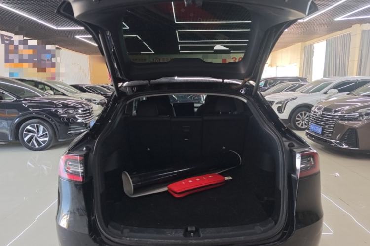 Used Tesla Model Y 2021 Long-Range All-Wheel-Drive Version Trunk
