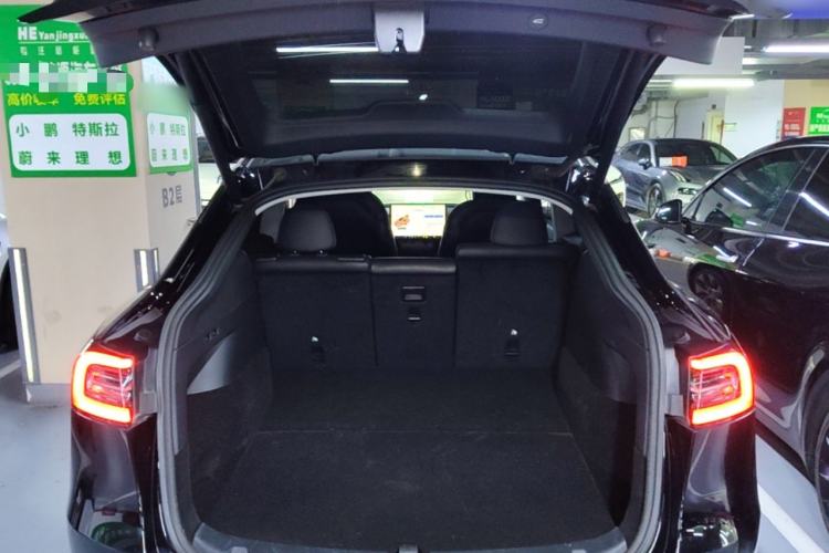 Used Tesla Model Y 2021 Standard Range Rear-Wheel Drive Version Trunk