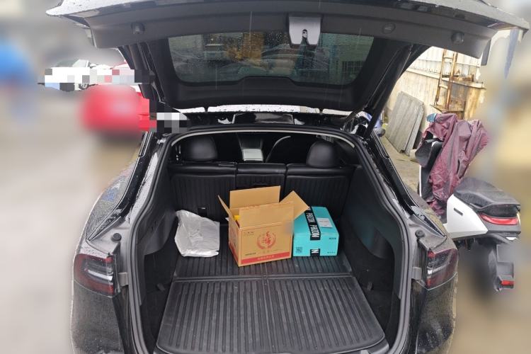 Used Tesla Model Y 2021 Standard Range Rear-Wheel Drive Version Trunk