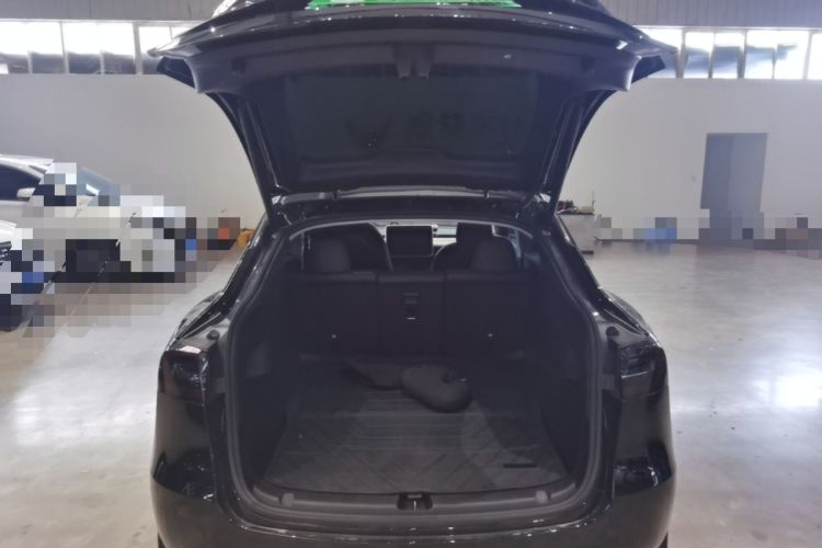 Used Tesla Model Y 2021 Standard Range Rear-Wheel Drive Version Trunk