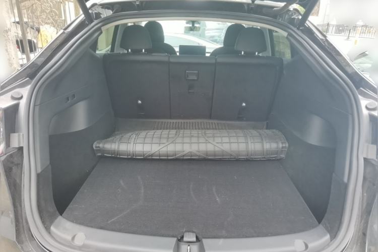 Used Tesla Model Y 2021 Long-Range All-Wheel-Drive Version 3D7 Trunk