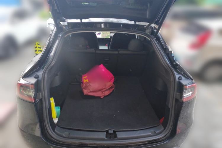 Used Tesla Model Y 2021 Long-Range All-Wheel-Drive Version Trunk