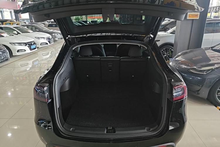Used Tesla Model Y 2021 Long-Range All-Wheel-Drive Version 3D7 Trunk