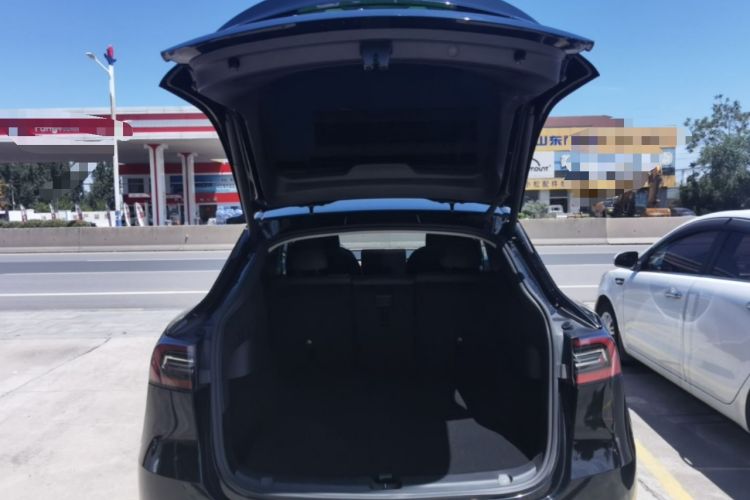 Used Tesla Model Y 2021 Standard Range Rear-Wheel Drive Version Trunk