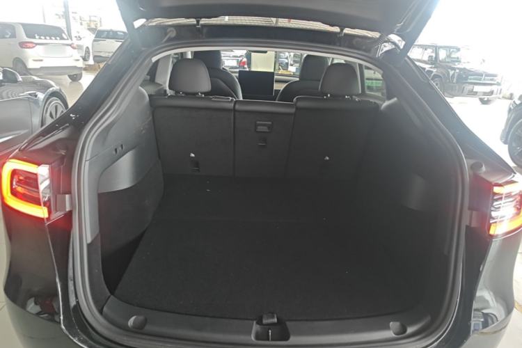 Used Tesla Model Y 2021 Long-Range All-Wheel-Drive Version 3D7 Trunk