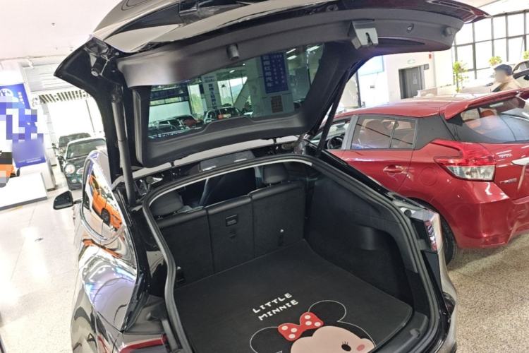 Used Tesla Model Y 2021 Standard Range Rear-Wheel Drive Version Trunk