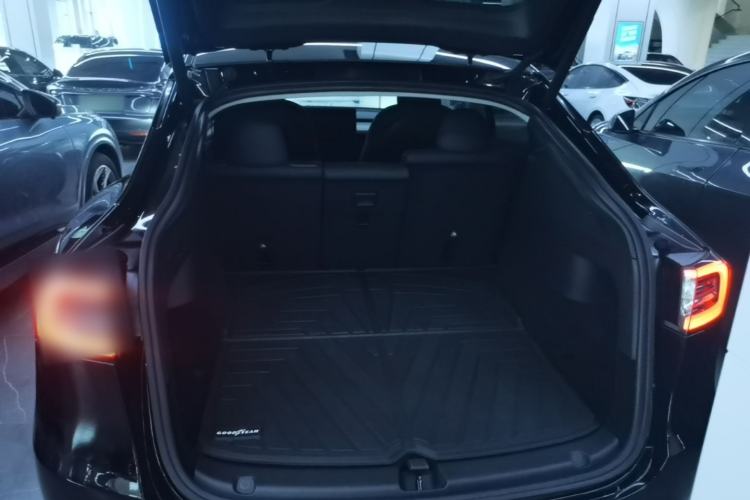 Used Tesla Model Y 2021 Standard Range Rear-Wheel Drive Version Trunk