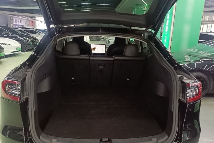 Used Tesla Model Y 2021 Standard Range Rear-Wheel Drive Version Trunk