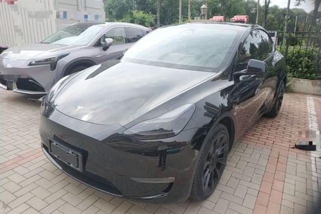 Used Tesla Model Y 2021 Long-Range All-Wheel-Drive Version